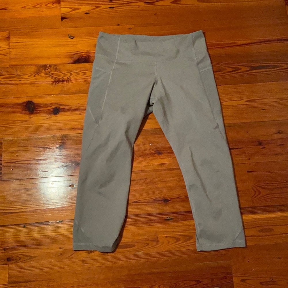 grey old navy capri leggings